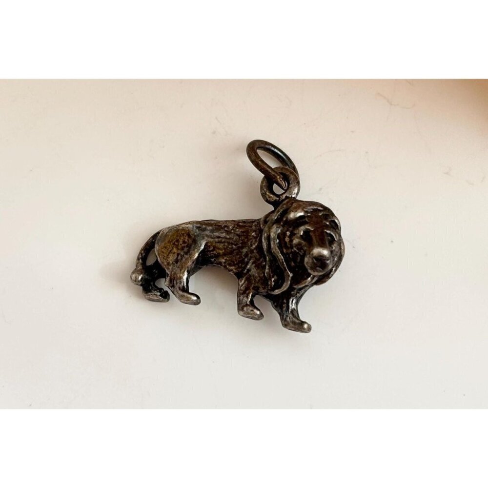Lion  Figural Silver Toned Figural Vintage Pendant | Charm